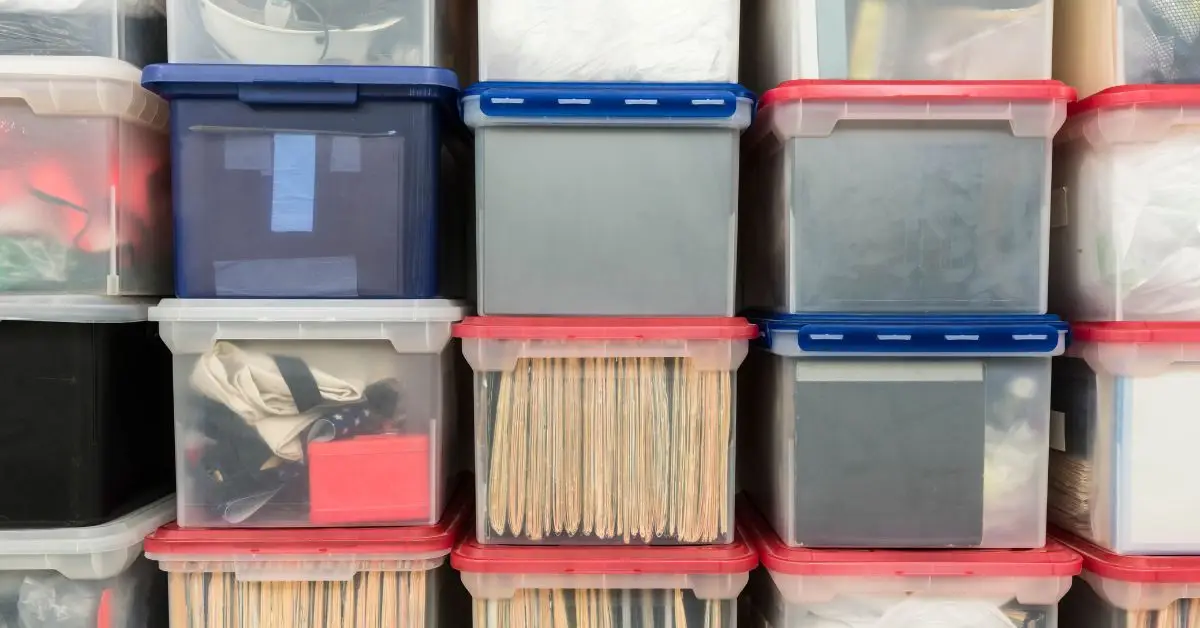 things you should never store in plastic bins