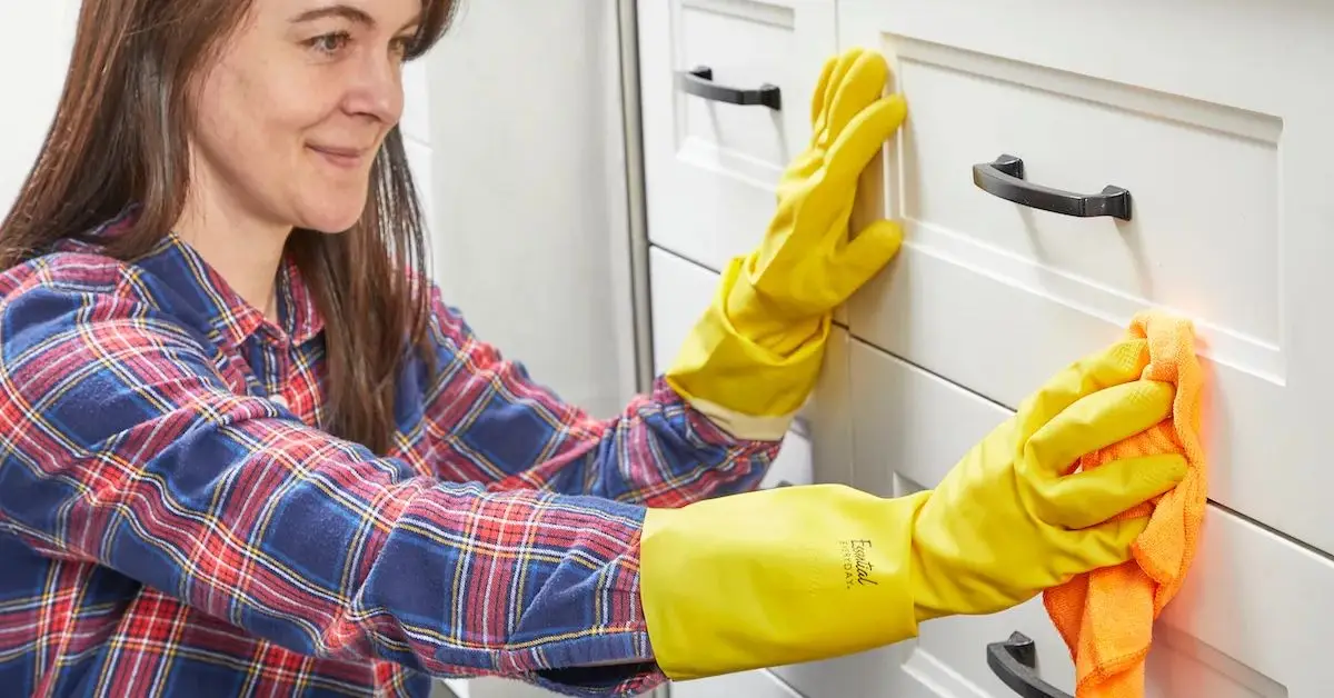 ways to remove grease from kitchen drawers