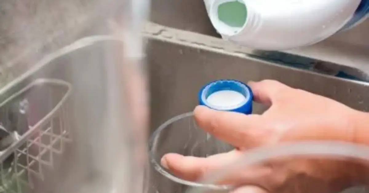 what you can and cant clean with bleach