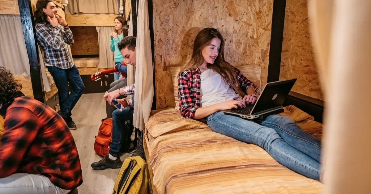 common overnight guest etiquette mistakes