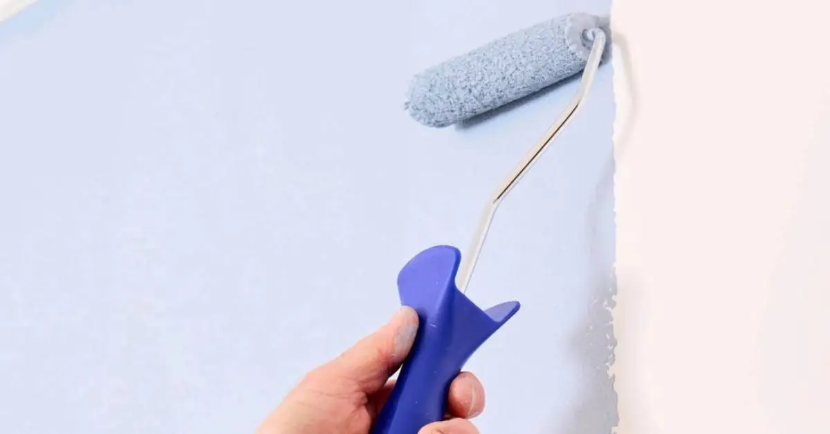 how to paint behind a toilet