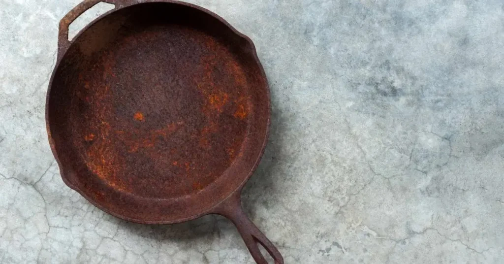 how to restore rusty cast iron pan