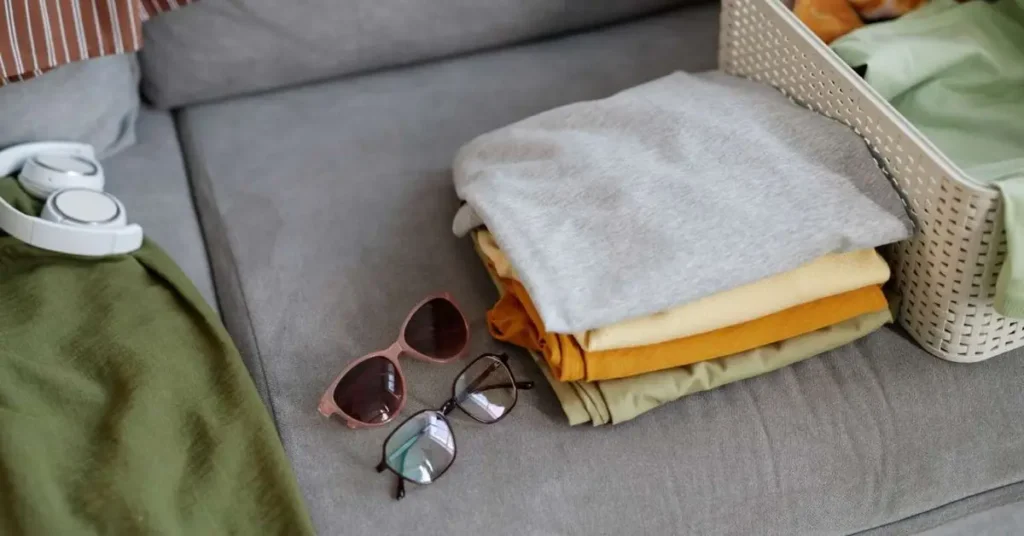 items minimalists throw away quickly