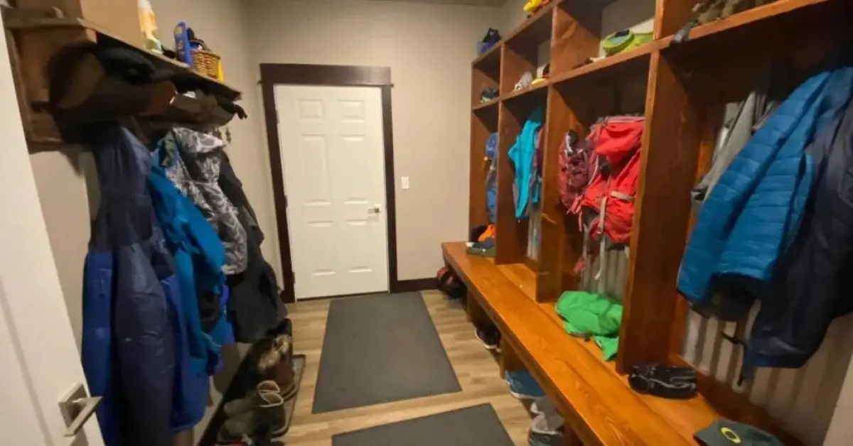 keep your mudroom clean in winter