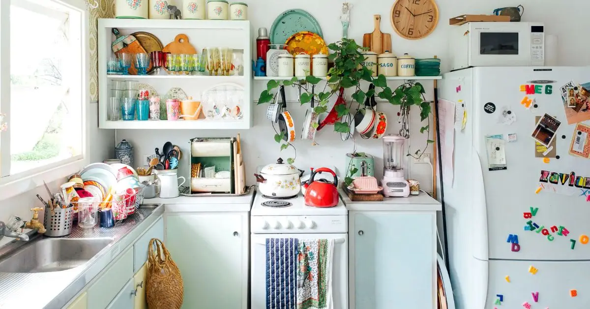 things dont belong kitchen