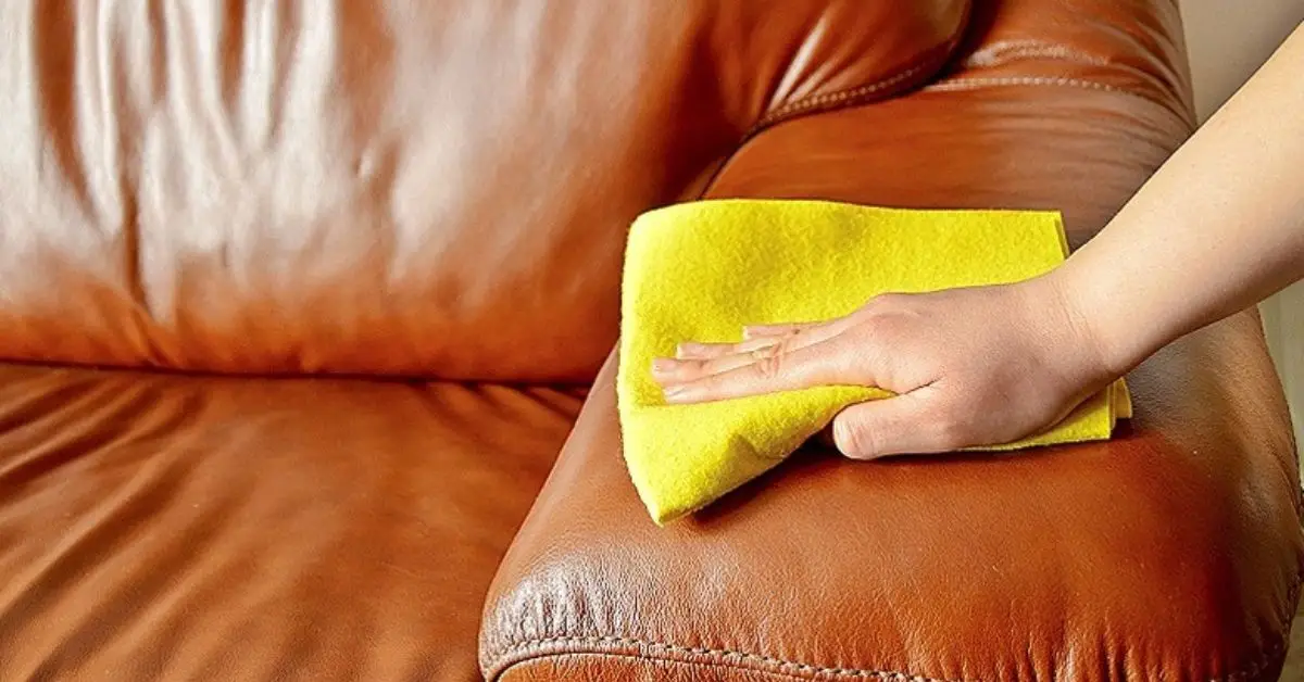 things you can clean with toothpaste