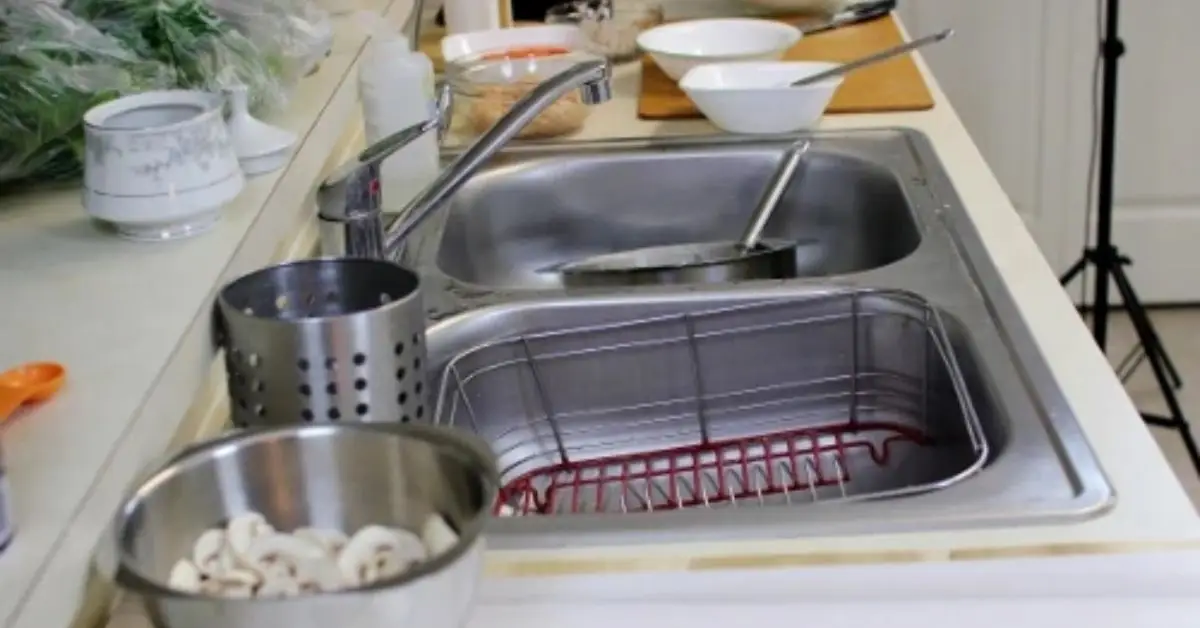 what to remove from kitchen counters before bed