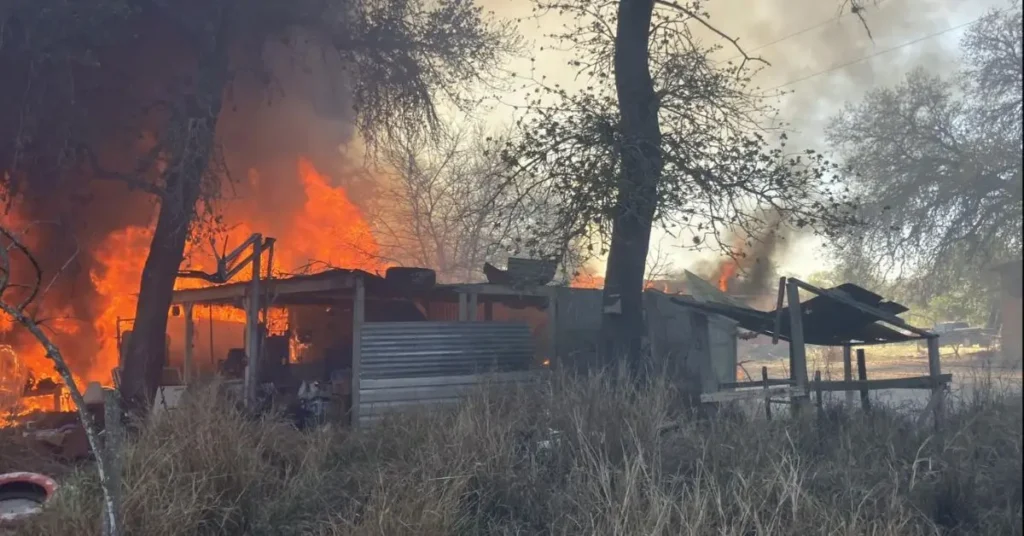 Grass Fire Destroys 4 Homes in Atascosa