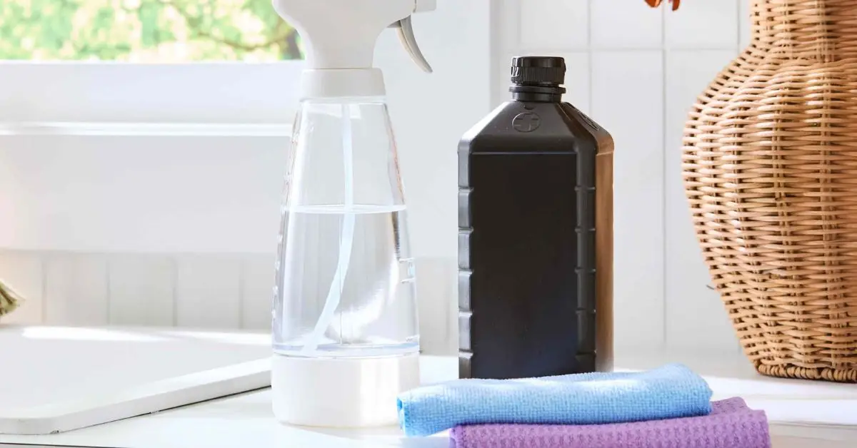 cleaning bathroom with hydrogen peroxide