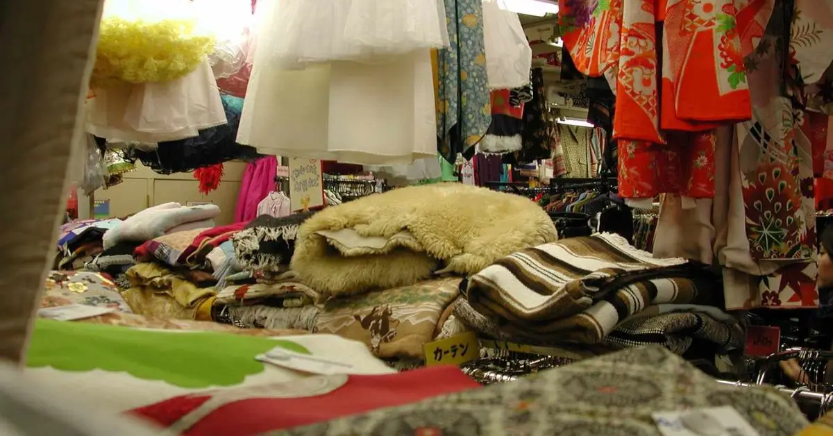 home items to buy thrifted