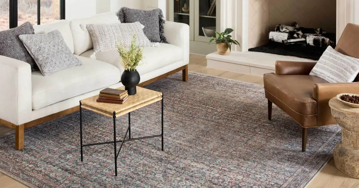 how to make a small room look bigger