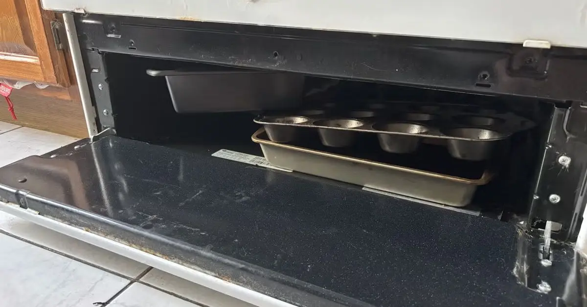 is the bottom oven drawer for storage