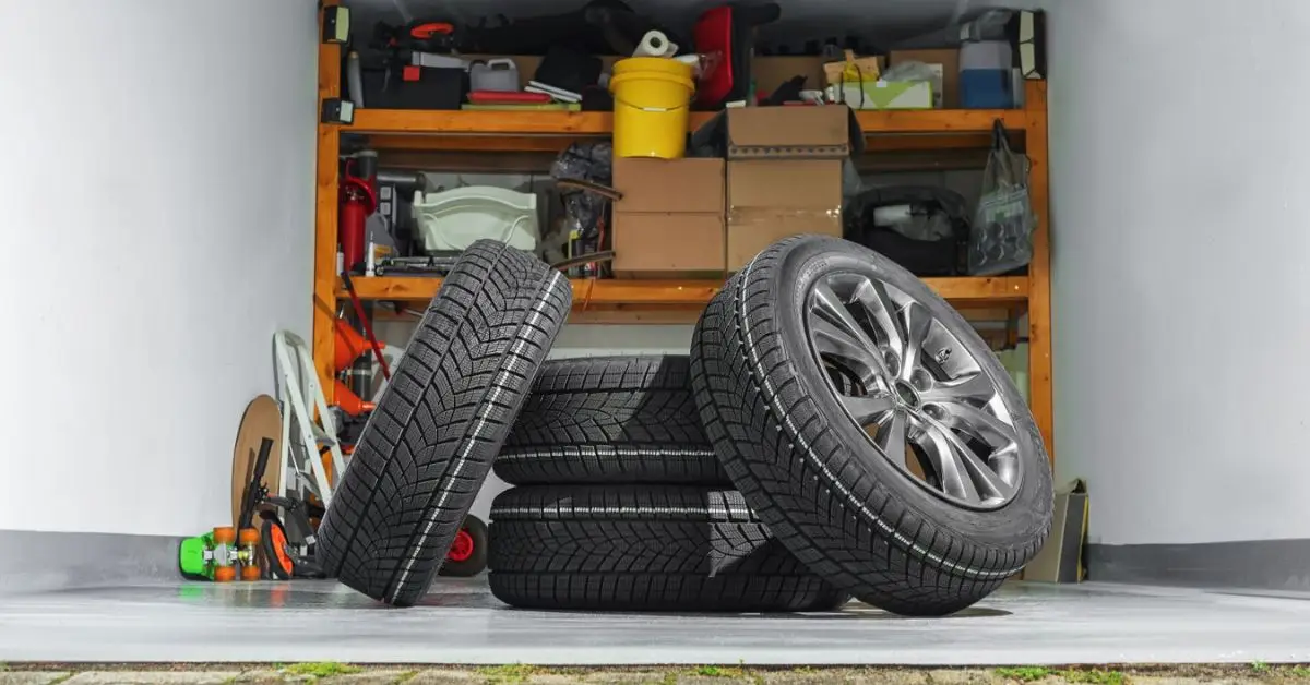 things you should never store in garage