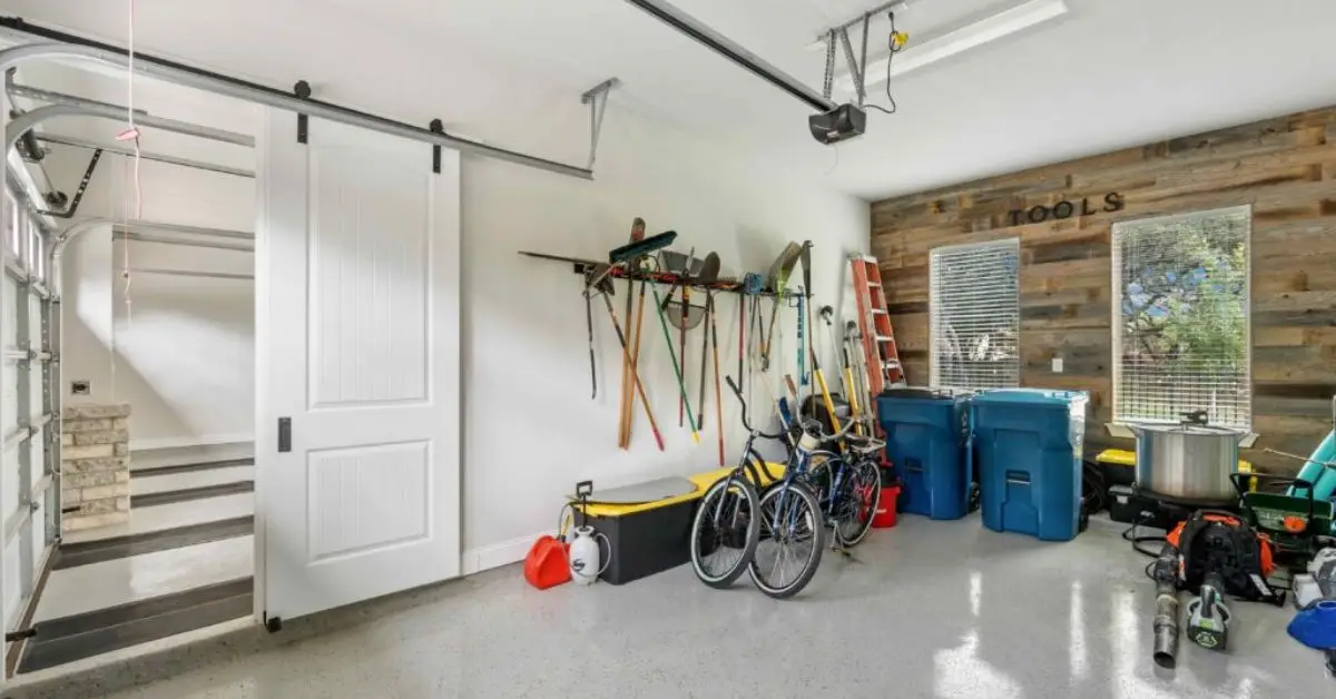 things you should never store in garage