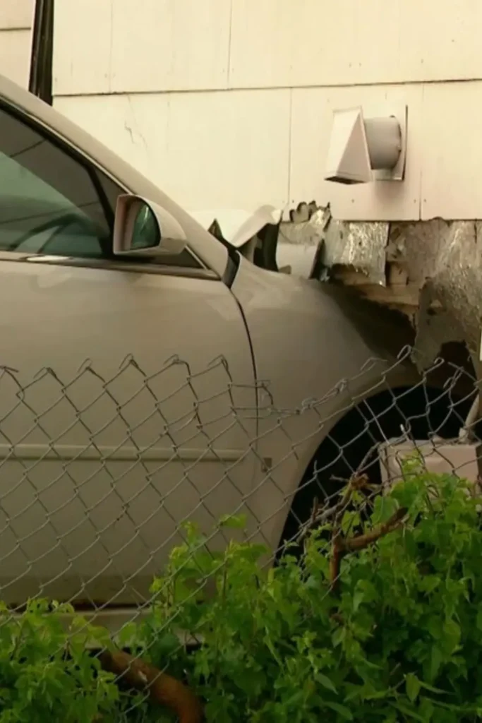 Car Slams Into Toledo House