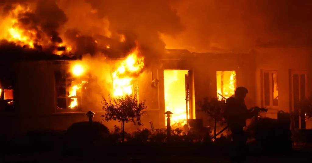 Daytona Man Sets Ex-Girlfriend's House on Fire