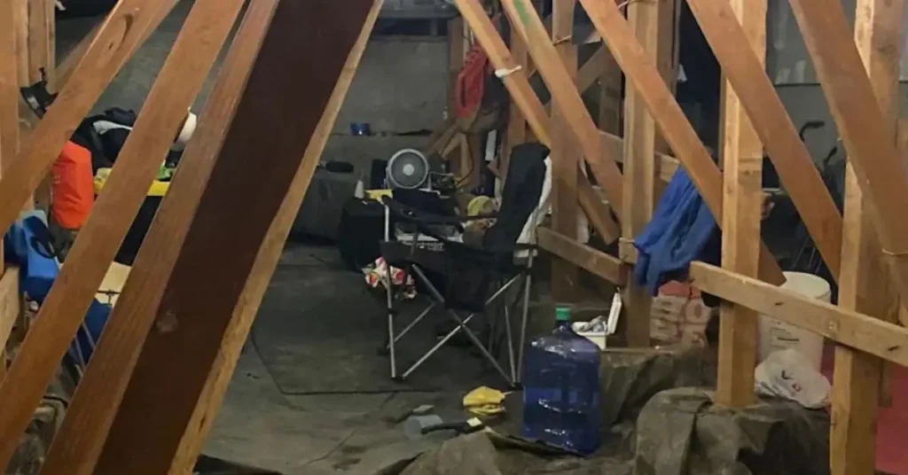 Man discovered living secretly in Oregon home’s crawlspace