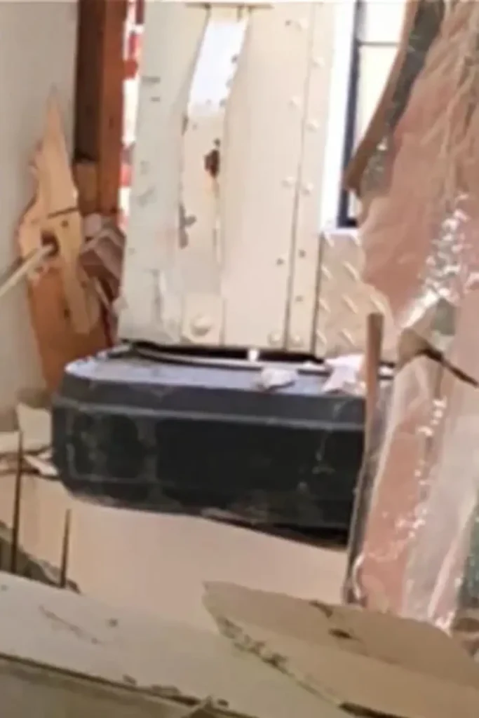 USPS Mail Truck Smashes Into Georgia Home