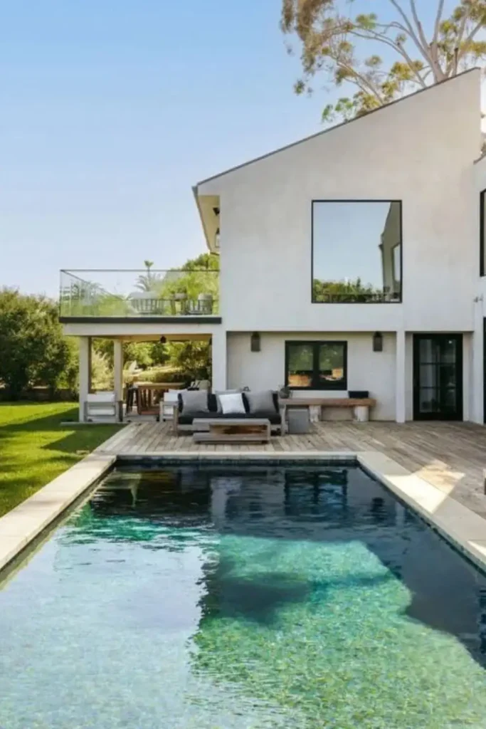 shannen doherty malibu home sells after price cut