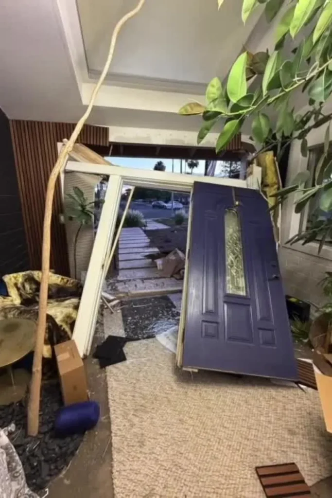 Car Slams Into Tempe Home