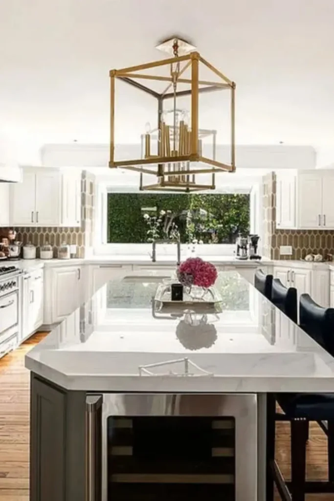 RHOBH Star Sutton Stracke Lists Her Bel Air Mansion