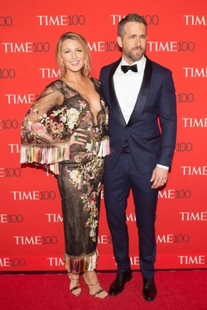 blake lively ryan reynolds pay off contractor debt on unfinished mansion