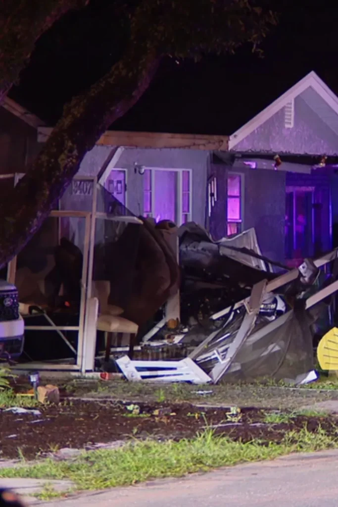 A Tesla Crashed Into a Occupied Tampa Home