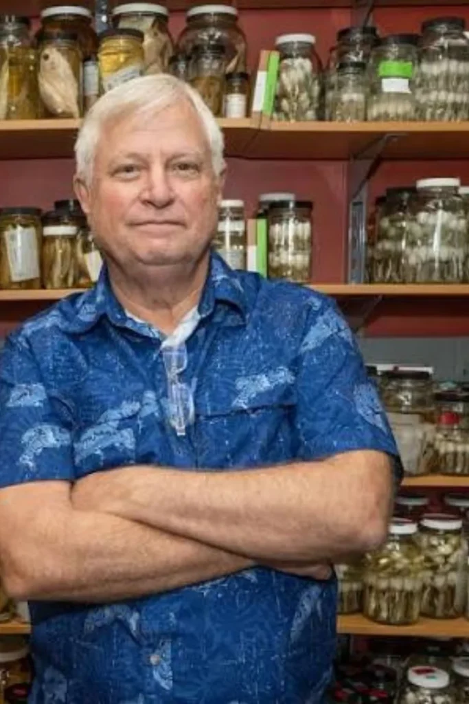American marine biologist killed in home robbery