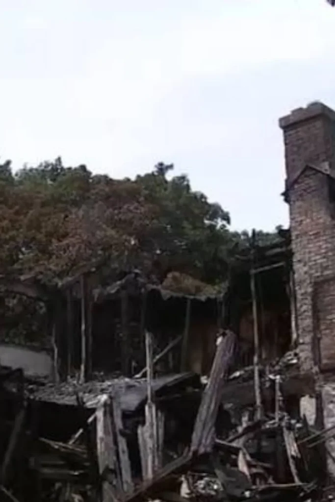 Illinois Family Returned From Vacation to Find Their Home Burned Down