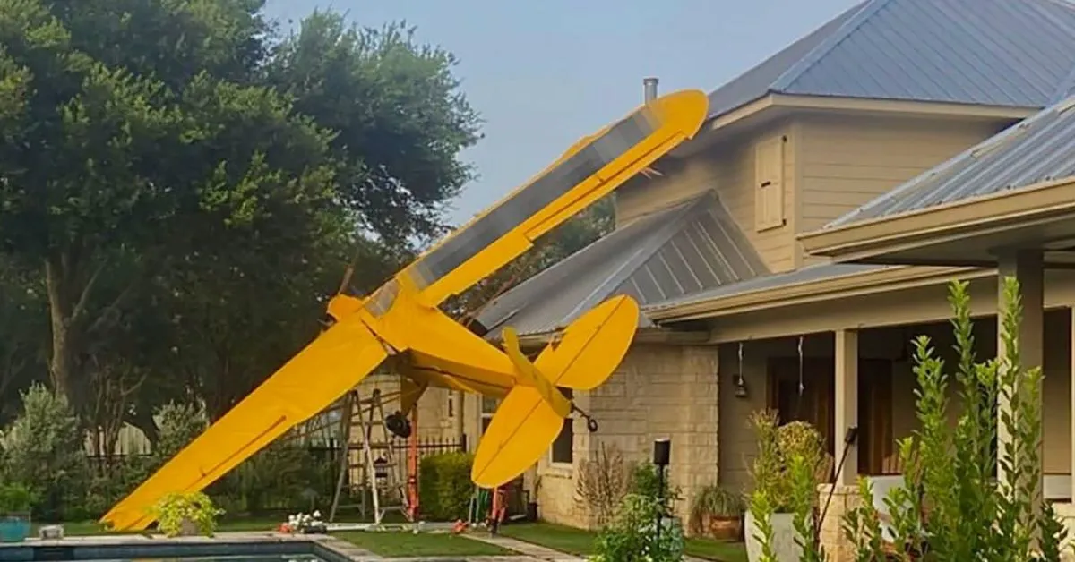 Texas Small Plane Crashes Into Roof