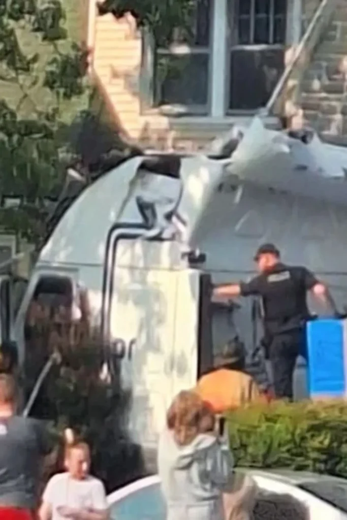 Tractor-trailer crashes into multiple Dundalk homes