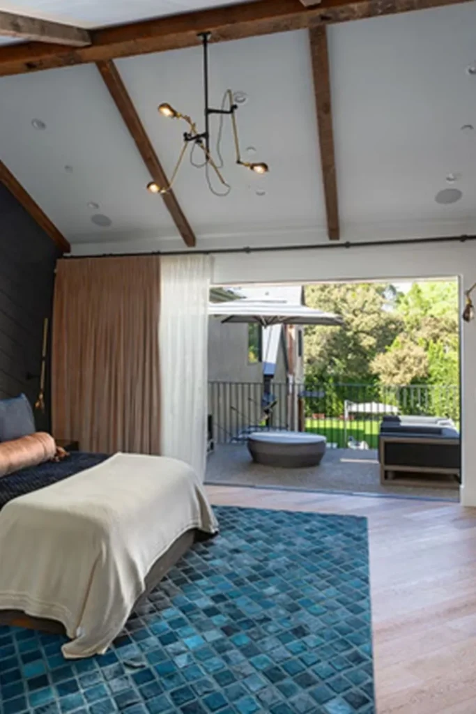 brandon blackstock kelly clarkson montana home sale